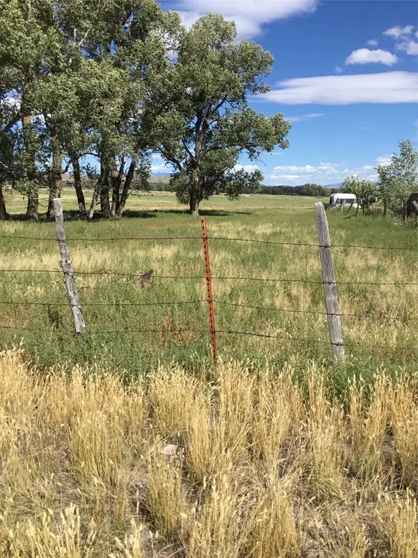 406 Johnson Street, Radersburg, MT 59641