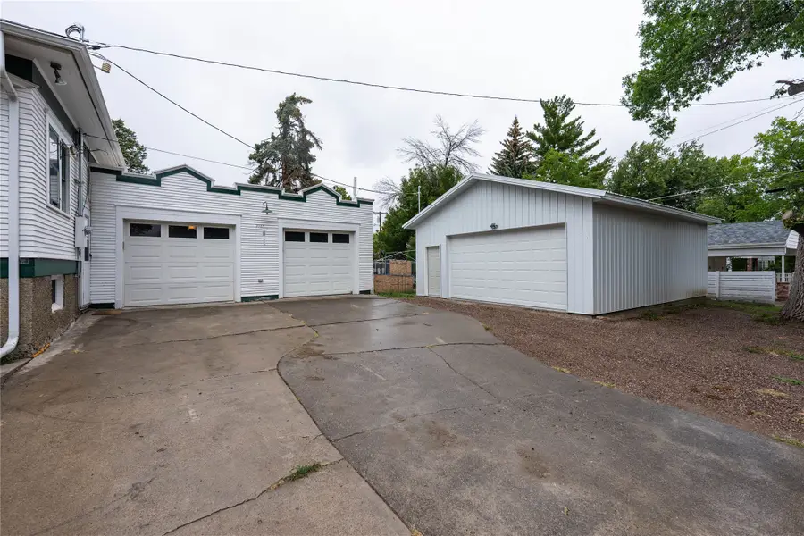 3027 3rd Avenue N, Great Falls, MT 59401 - #2