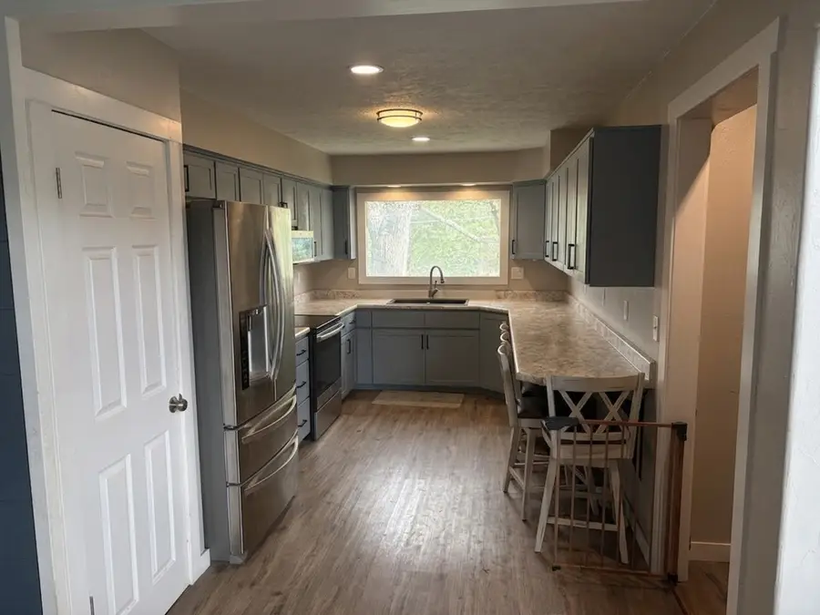 320 9th Avenue Sw, Great Falls, MT 59404 - #3
