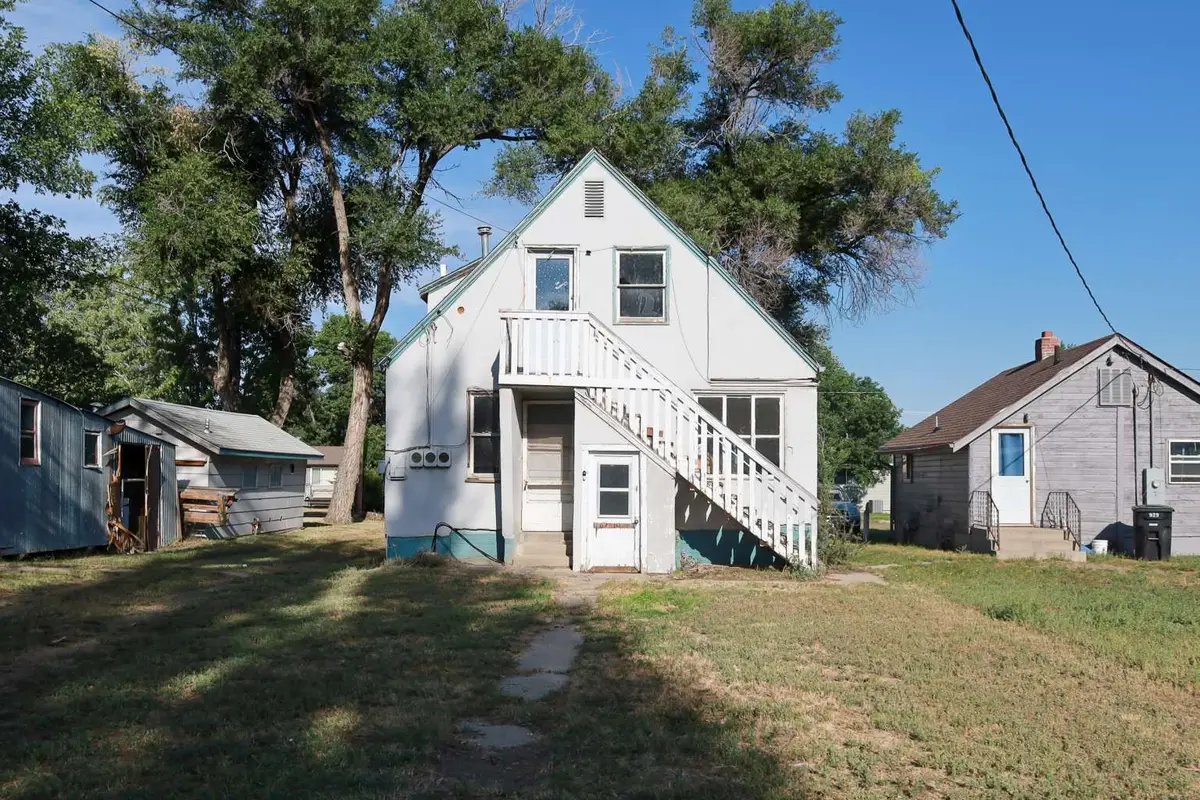 414 N Nowlan Avenue, Glendive, MT 59330 - #1
