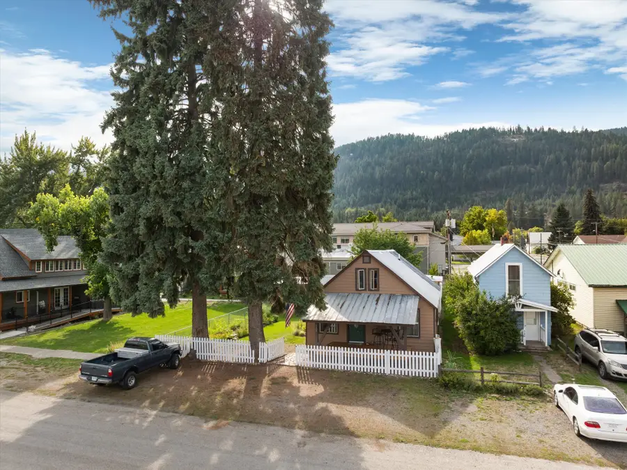 312 E Kootenai Avenue, Troy, MT 59935 - #2