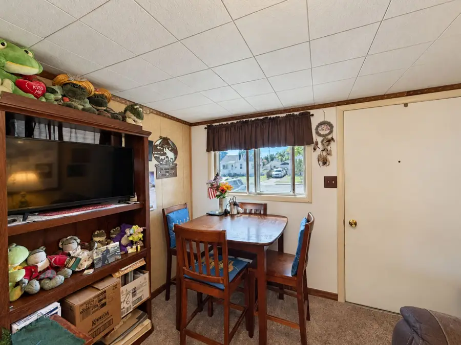 909 1st Avenue Nw, Great Falls, MT 59404 - #3