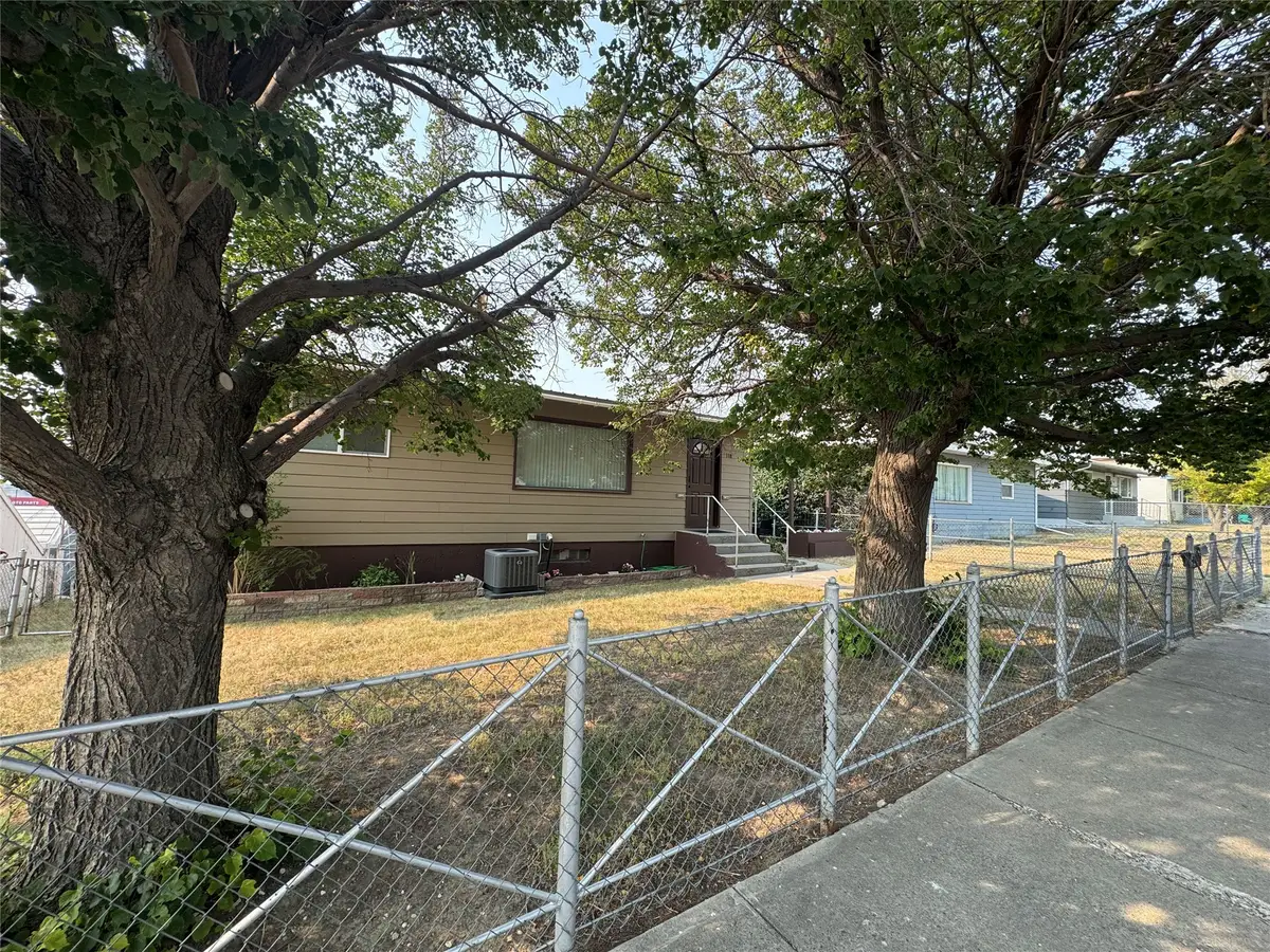118 5th Avenue Sw, Cut Bank, MT 59427 - #1