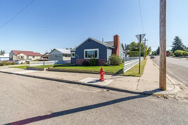 237 5th Avenue Se, Cut Bank, MT 59427