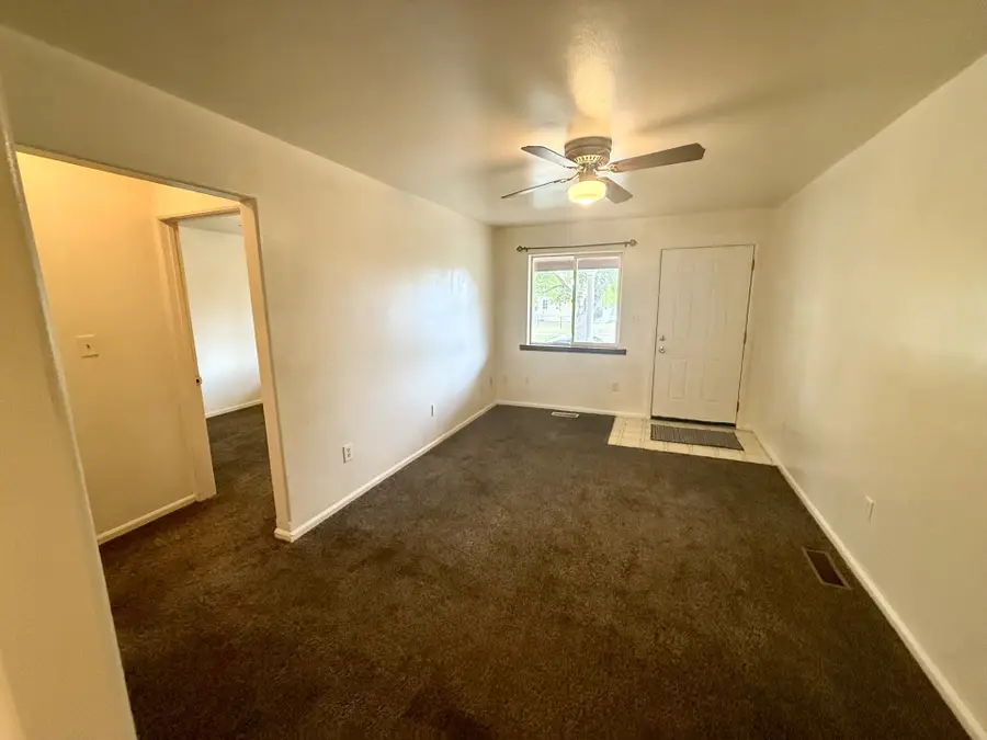 512 8th Avenue S, Great Falls, MT 59405 - #3