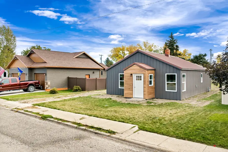 308 3rd Avenue N, Fairfield, MT 59436 - #2