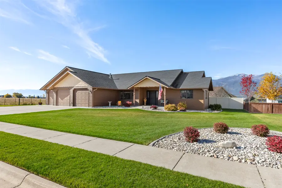 303 Syringa Street, Stevensville, MT 59870 - #3