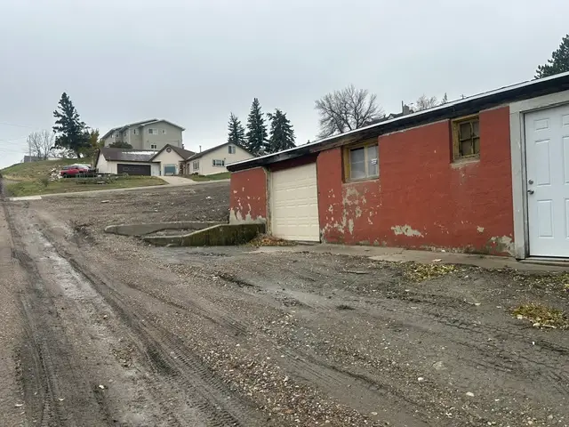 112 10th Avenue N, Shelby, MT 59474 - #3