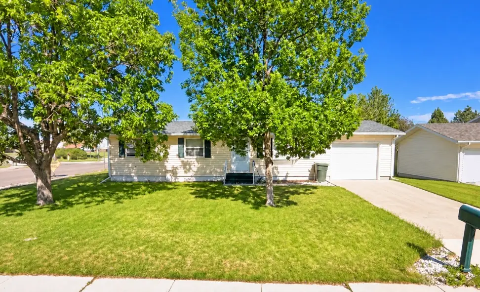613 41st Street N, Great Falls, MT 59405 - #1