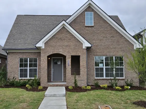 6109 Parkhaven Blvd, Hermitage, TN 37076