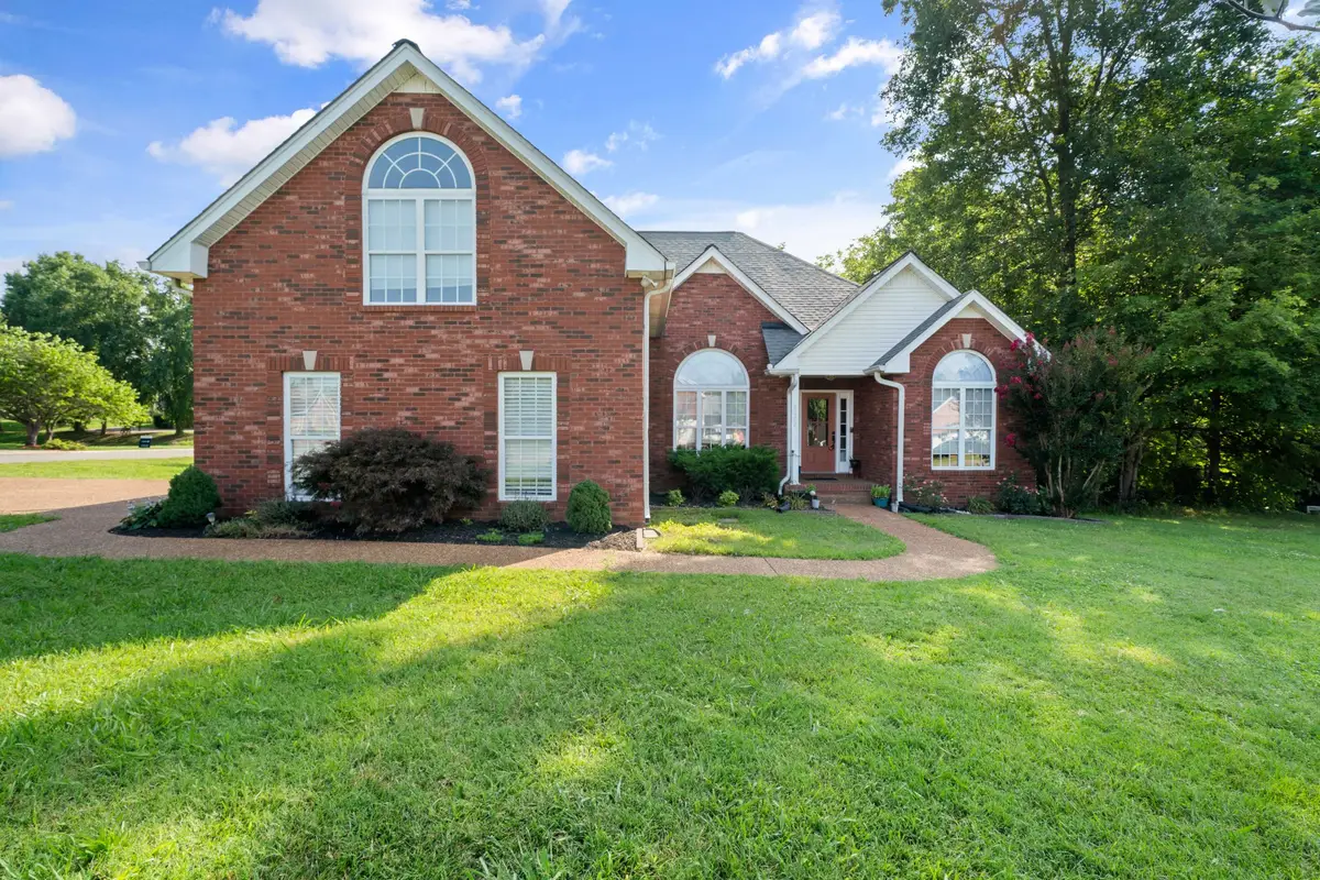 6002 Forrest Ct, Greenbrier, TN 37073 - #1
