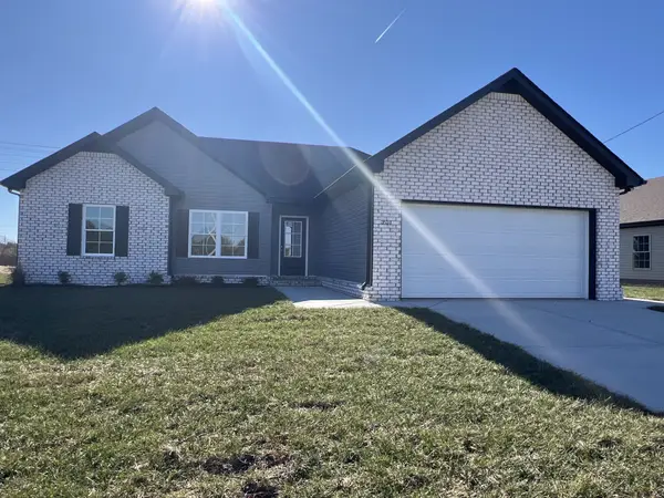 201 Meadowbrook Dr, Shelbyville, TN 37160