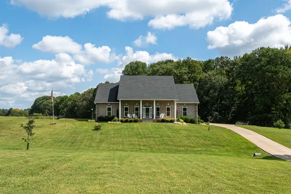 8882 New Chapel Rd, Springfield, TN 37172