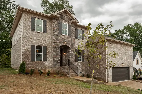 8049 Still Spring Ridge Dr, Nashville, TN 37221