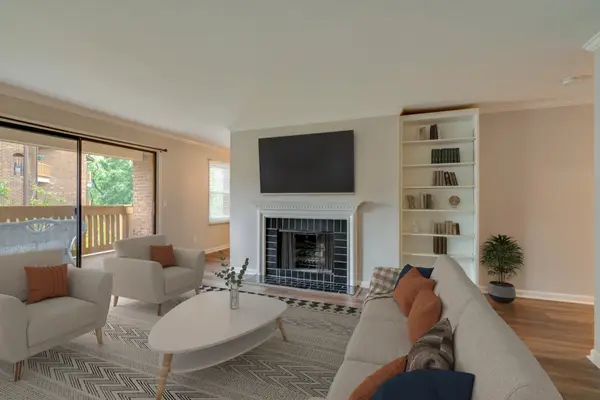 141 Hillsboro Pl, Nashville, TN 37215