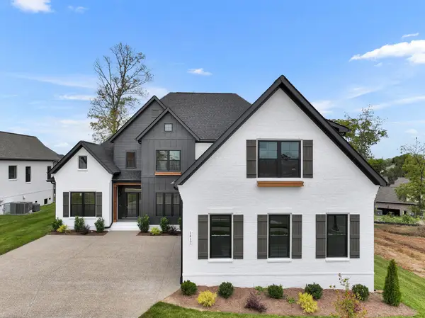 1417 Round Hill Ln, Spring Hill, TN 37174