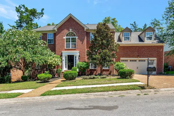 813 Chandler Grv, Hermitage, TN 37076