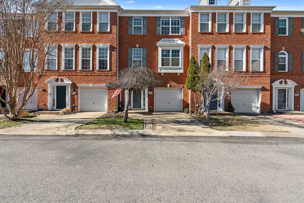 7252 Highway 70 S #406, Nashville, TN 37221