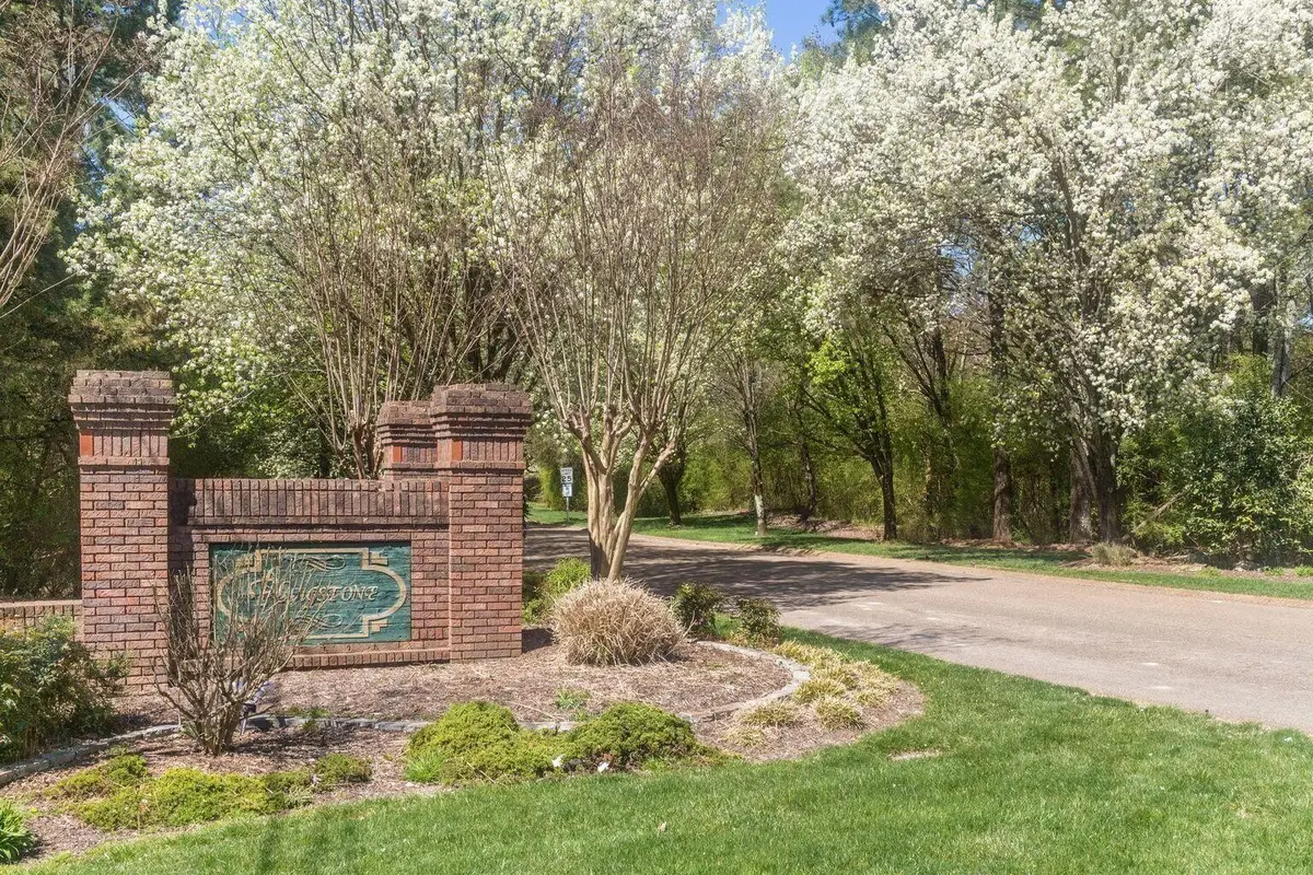 7219 Flagstone Drive, Ooltewah, TN 37363 - Image #1