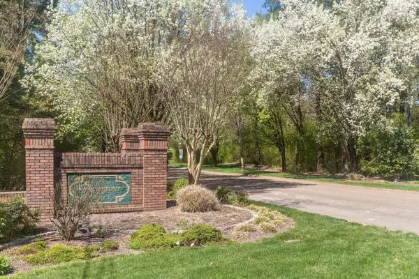 7215 Flagstone Drive, Ooltewah, TN 37363