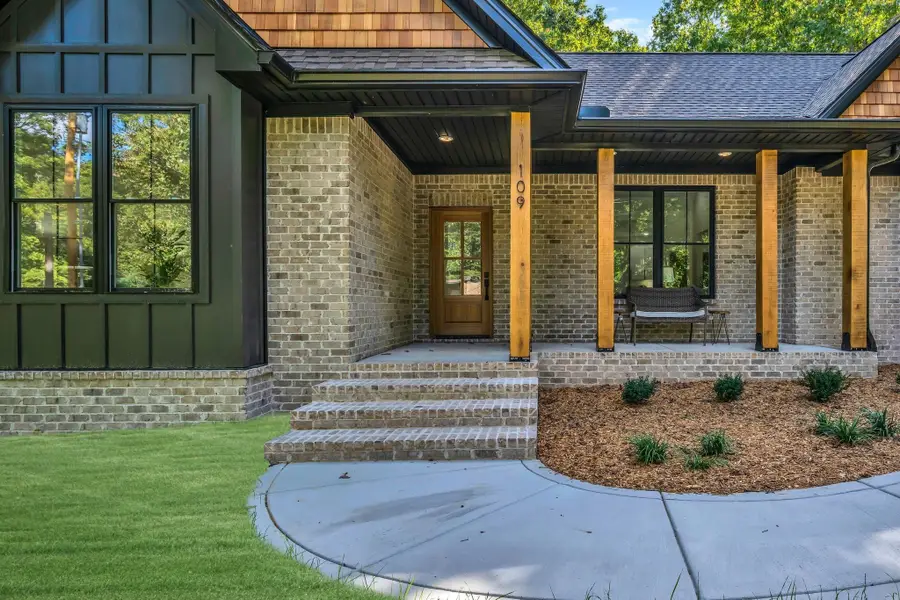 109 Brazzell Ave, Dickson, TN 37055 - Image #2