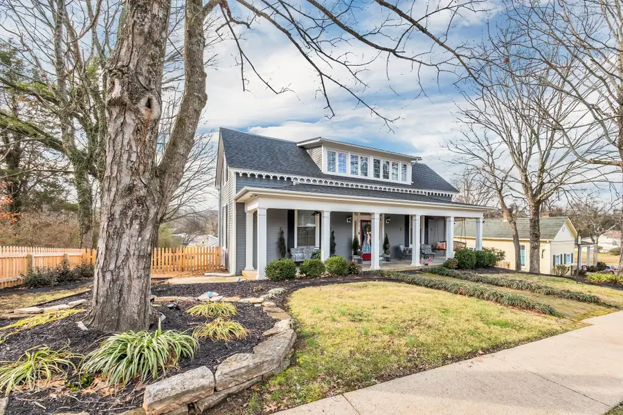 415 W 9th St, Columbia, TN 38401 - Image #2