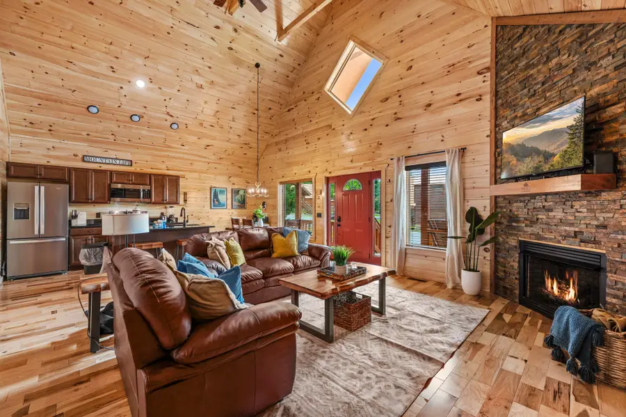 240 Forrest Loop Way, Gatlinburg, TN 37738 - Image #2