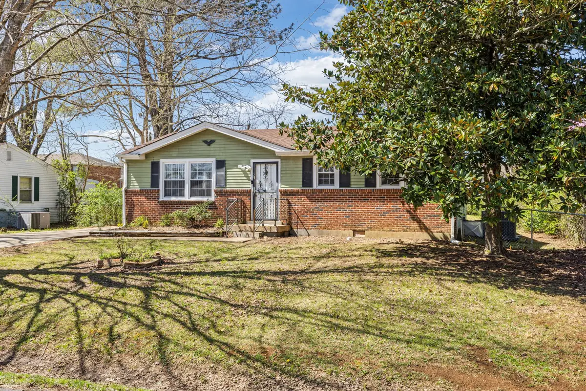 810 Country Club Dr, Clarksville, TN 37043 - Image #1