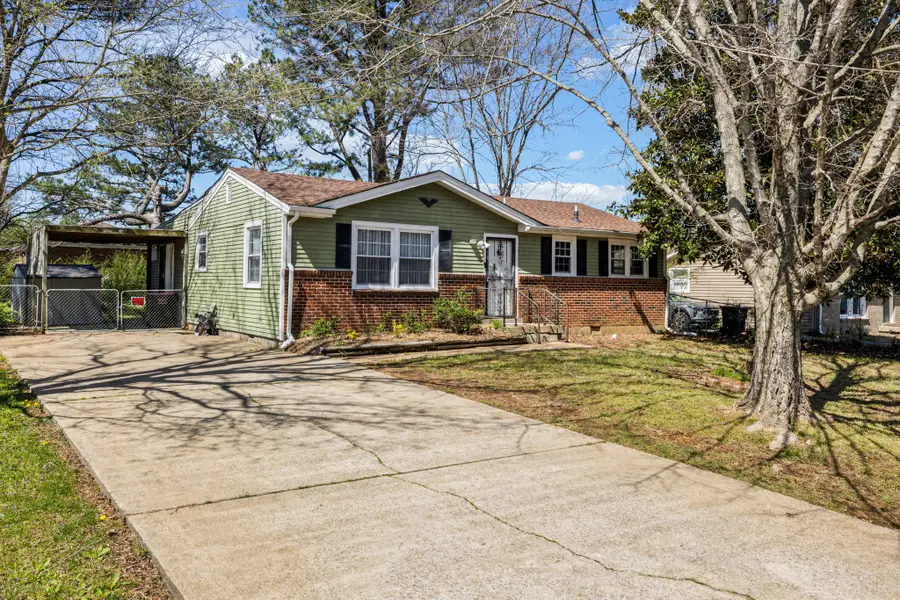 810 Country Club Dr, Clarksville, TN 37043 - Image #2