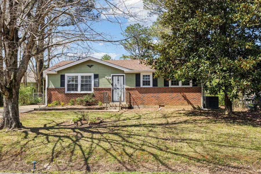 810 Country Club Dr, Clarksville, TN 37043 - Image #3