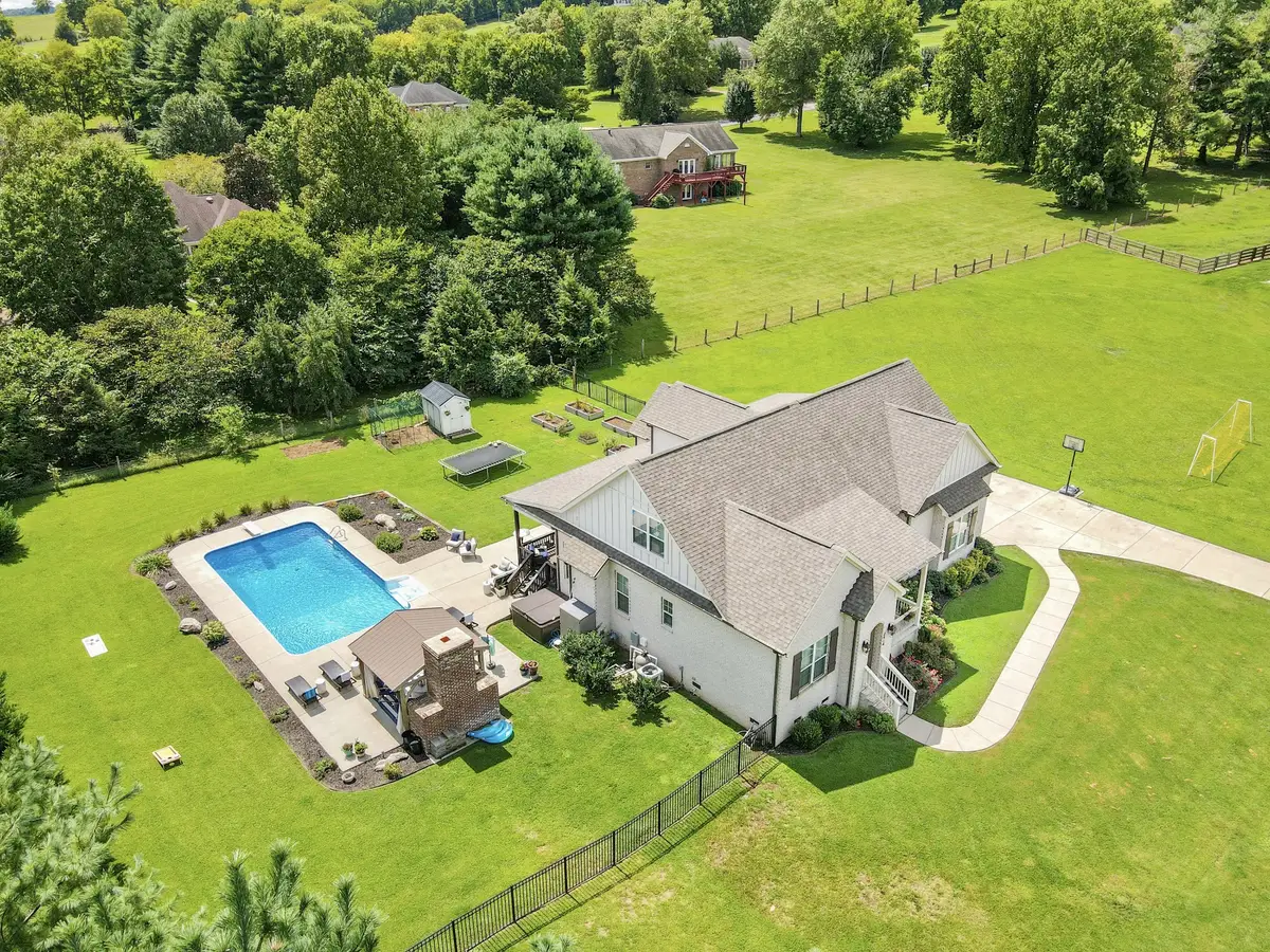 2914 Chasepointe Pl, Columbia, TN 38401 - Image #1