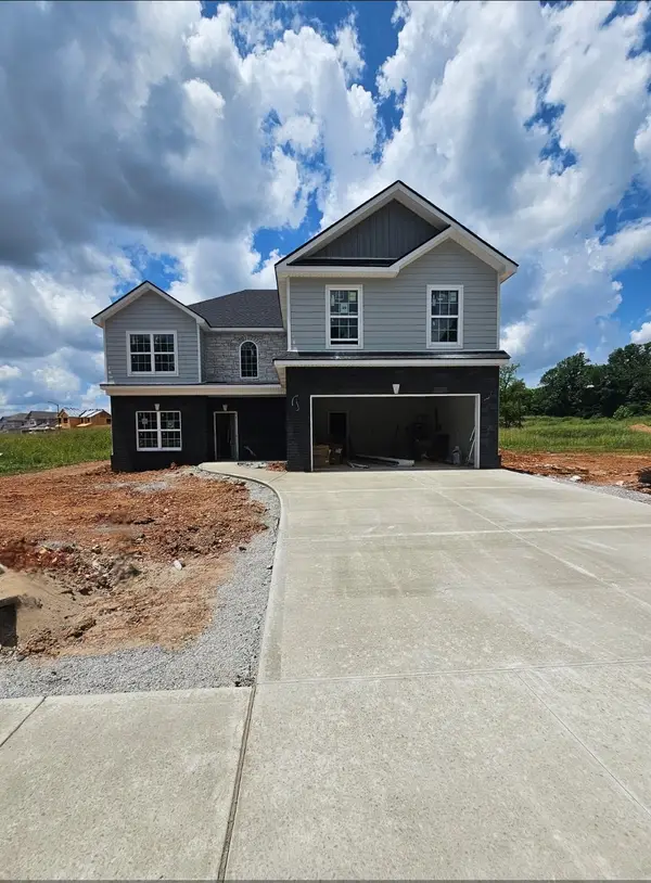 1044 Mourning Cloak Dr, Clarksville, TN 37043