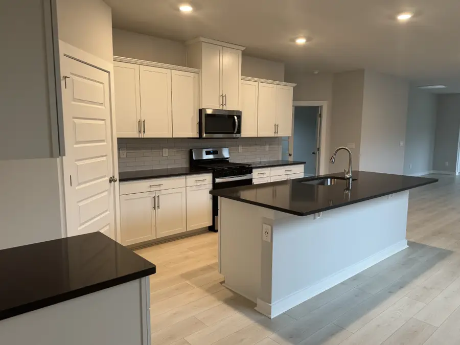 1048 Stoney Brook Pvt Bend, Gallatin, TN 37066 - Image #2