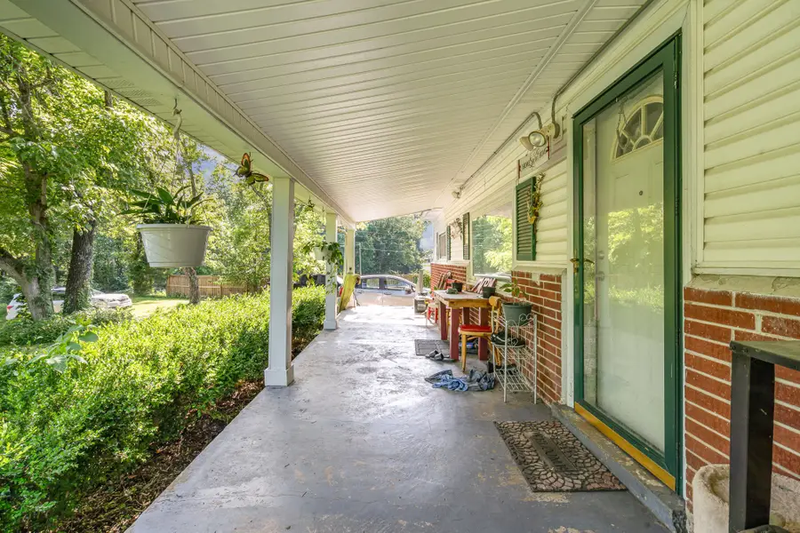 1755 Taylor Town Rd, White Bluff, TN 37187 - Image #2