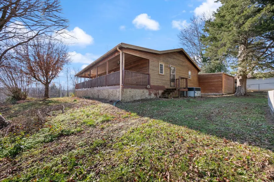 245 S Mill St, Linden, TN 37096 - Image #2