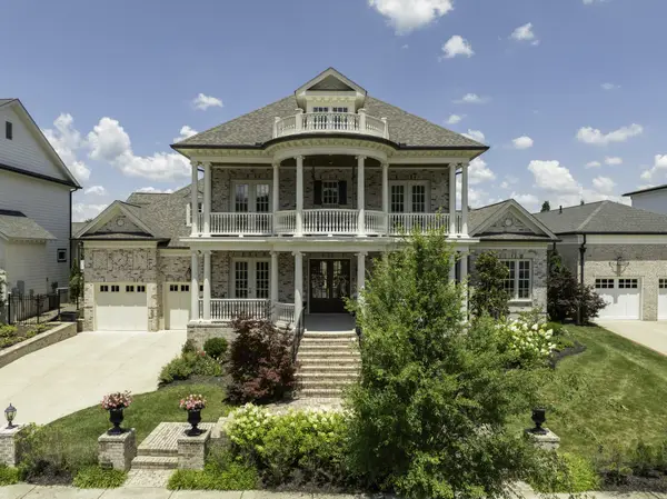 813 Stonewater Blvd, Franklin, TN 37064