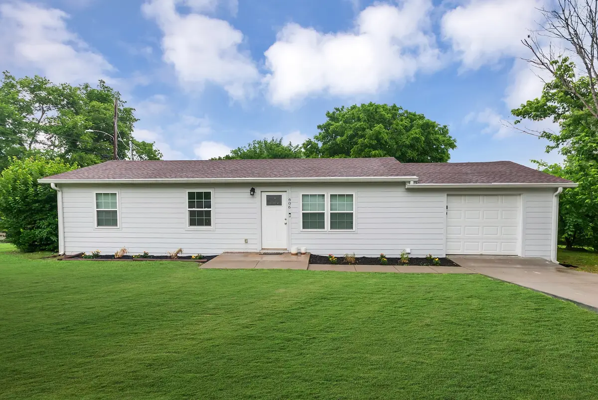 606 W 4th St, Columbia, TN 38401 - Image #1