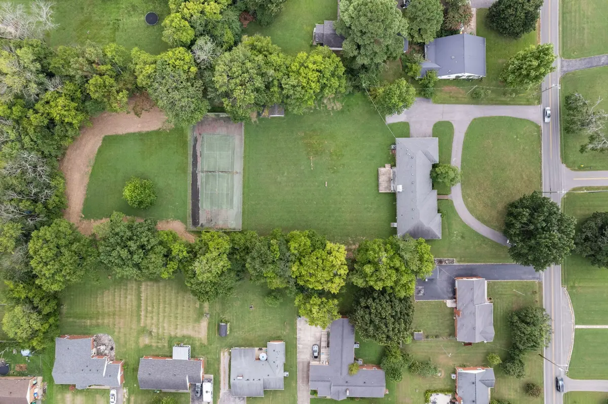 305 Castle Heights Ave, Lebanon, TN 37087 - Image #1