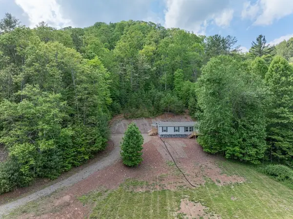 1000 Mining Town Rd, Mountain City, TN 37683