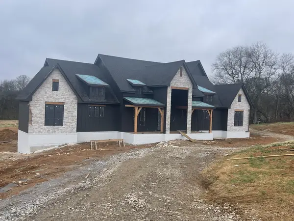 2388 Darks Mill Rd, Columbia, TN 38401