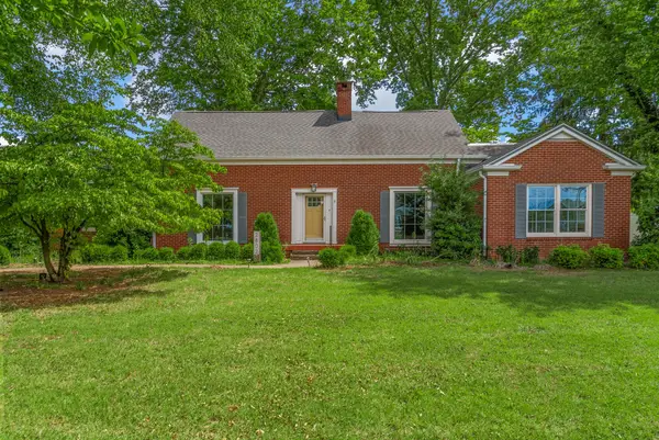 2802 Cox Mill Rd, Hopkinsville, KY 42240