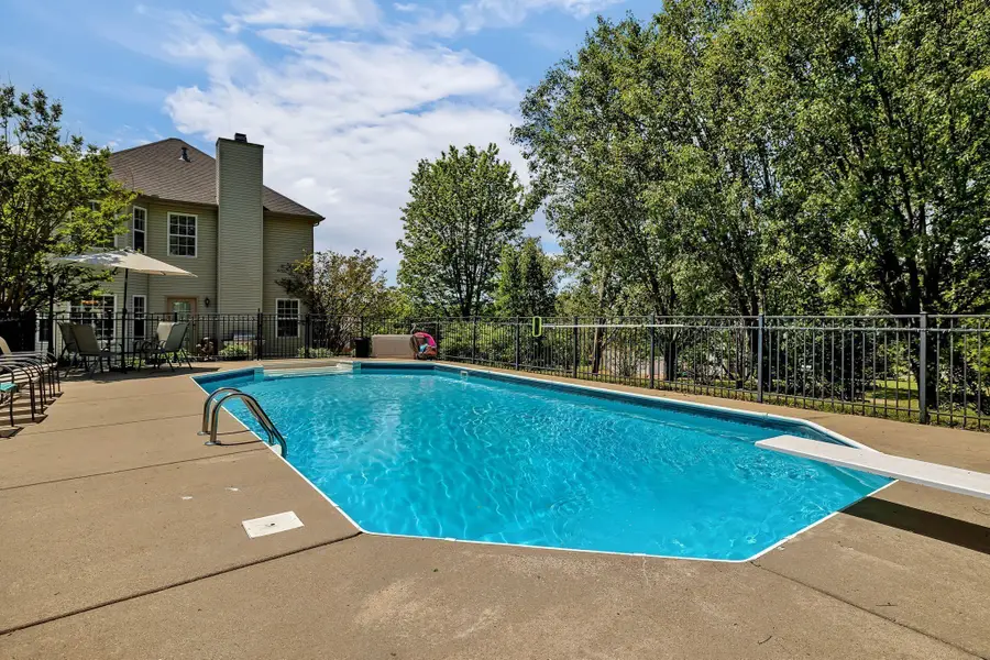 2056 Earl Pearce Cir, Mount Juliet, TN 37122 - Image #3