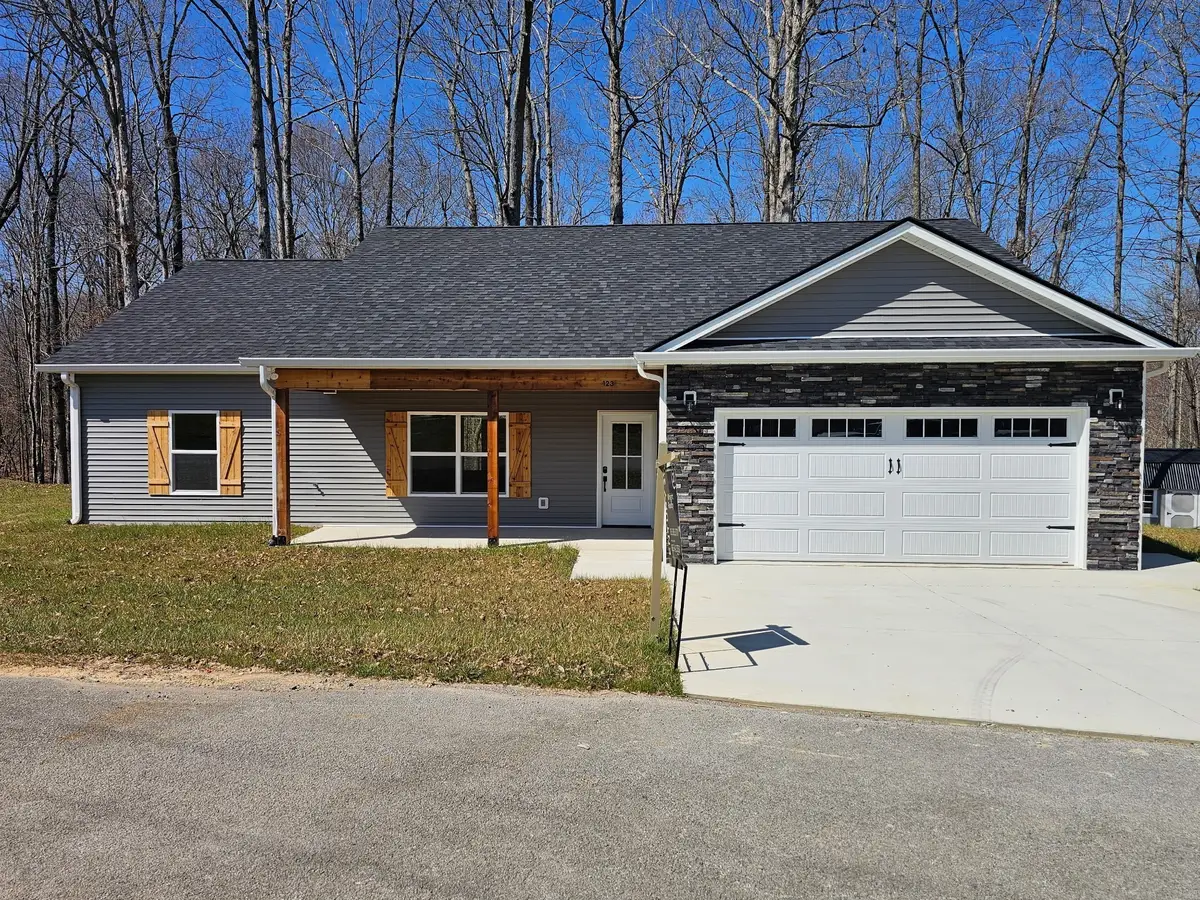 123 Lee Ct, Gainesboro, TN 38562 - Image #1