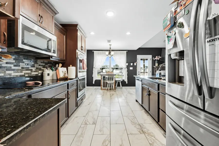 1528 Kestrel Dr, Clarksville, TN 37040 - Image #2