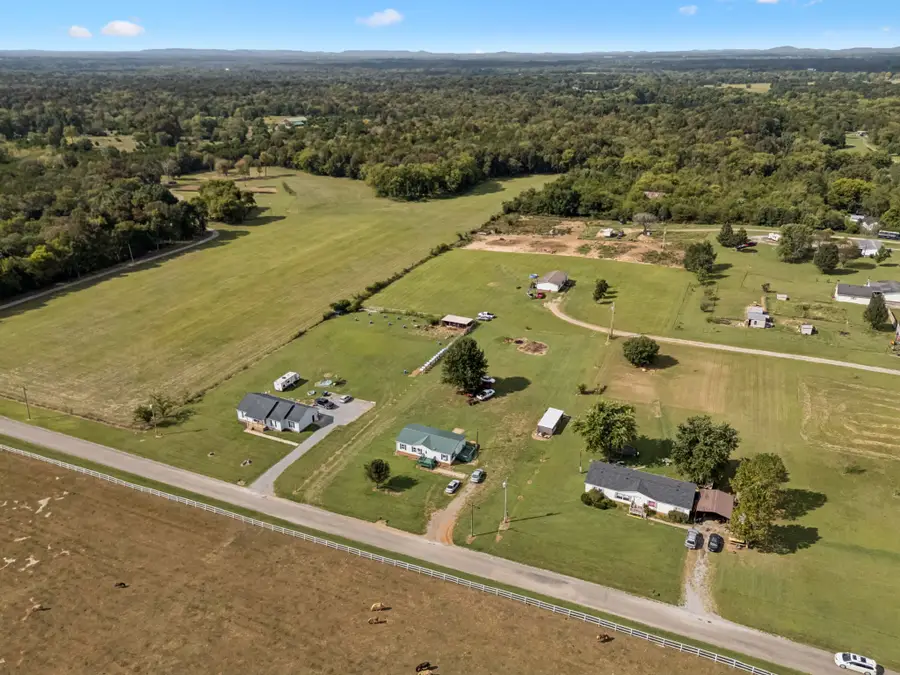 414 Virgil Crowell Rd, Unionville, TN 37180 - Image #2