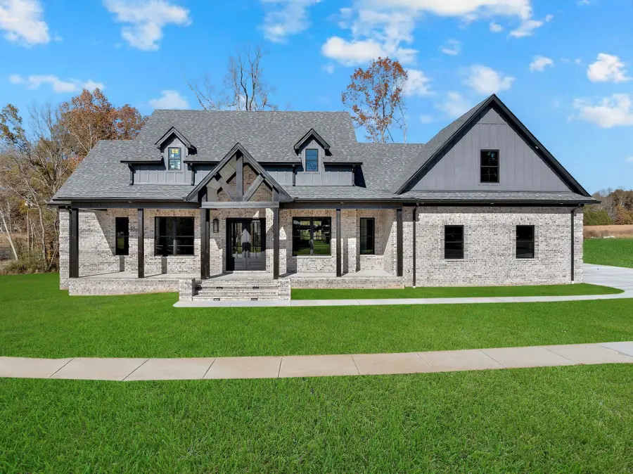 2108 Country Club Dr, Tullahoma, TN 37388 - Image #2