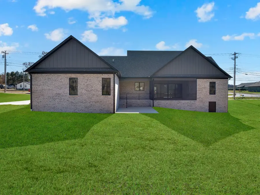 2108 Country Club Dr, Tullahoma, TN 37388 - Image #3