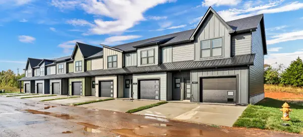 1402 Jonathan Wade Circle #1402, Clarksville, TN 37043