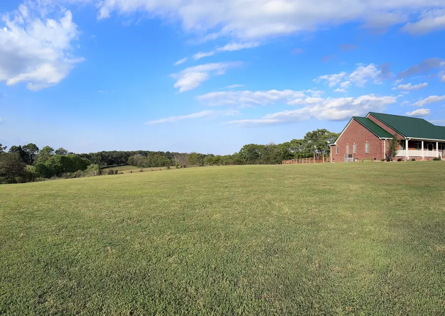 399 Edgar Meeks Rd, Burns, TN 37029 - Image #2