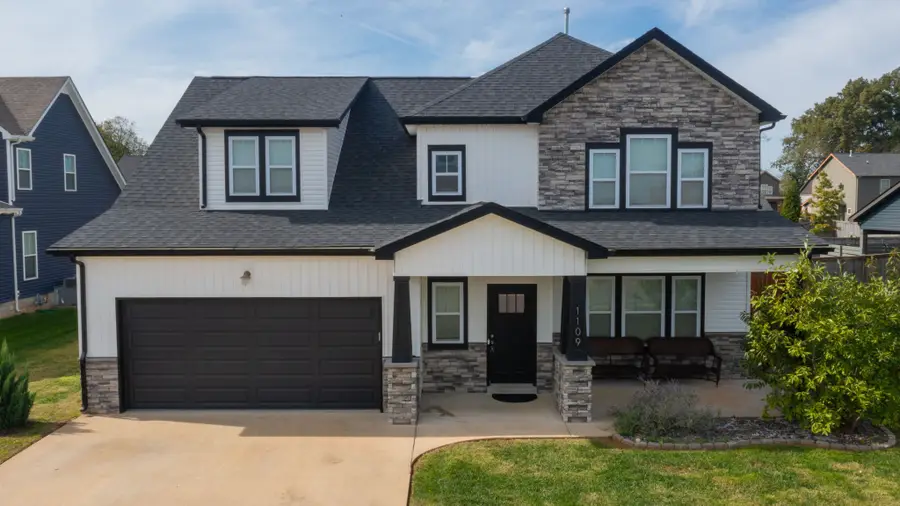 1109 Michaela Cir, Clarksville, TN 37043 - Image #2